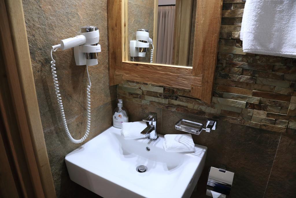 La Monitori Hotel Синая Екстериор снимка